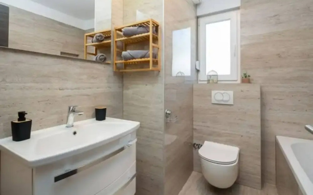 Shimmering Sea Apartment With Terrace