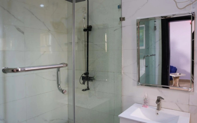 Bol Lodge And Apartment