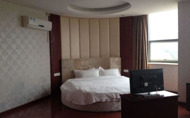Yibin Business Hotel
