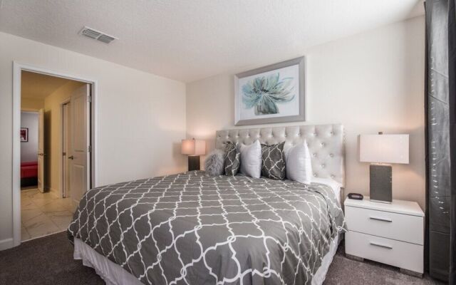 8942tw 8 Bedroom Villa by RedAwning