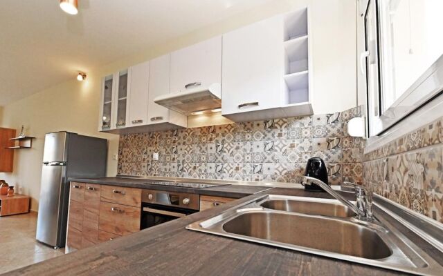 Meloida Apartment by TravelPro Services- Nea ...