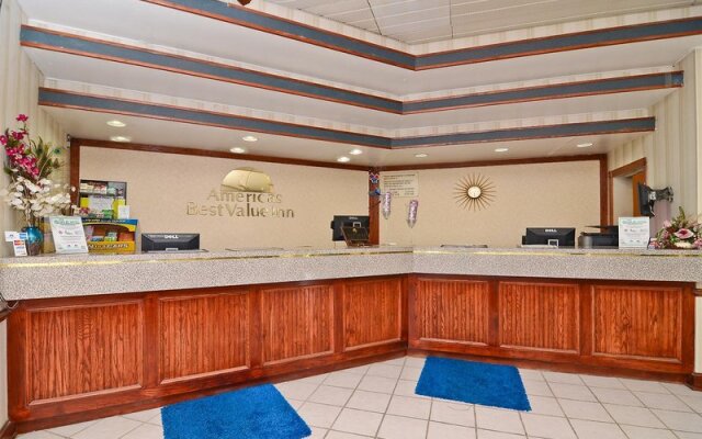 Red Carpet Inn & Suites