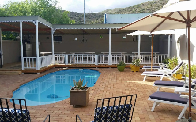 Housemartin Guest Lodge