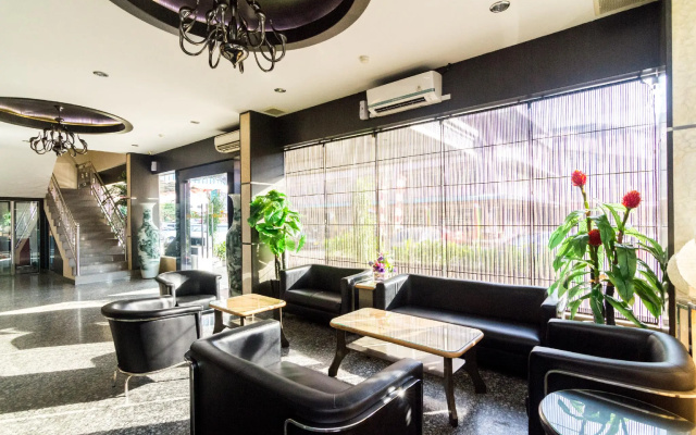 Lovina Inn Nagoya Batam