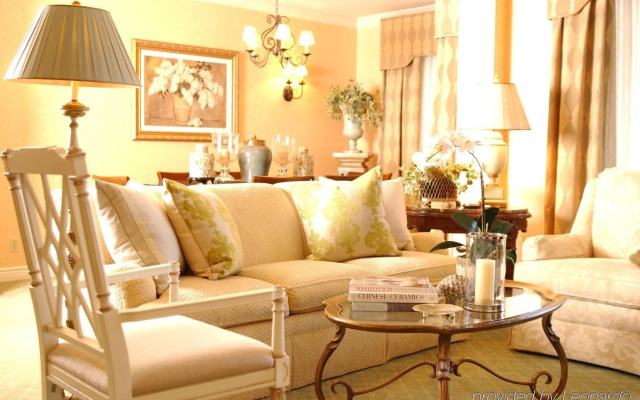 Delamar Greenwich Harbor