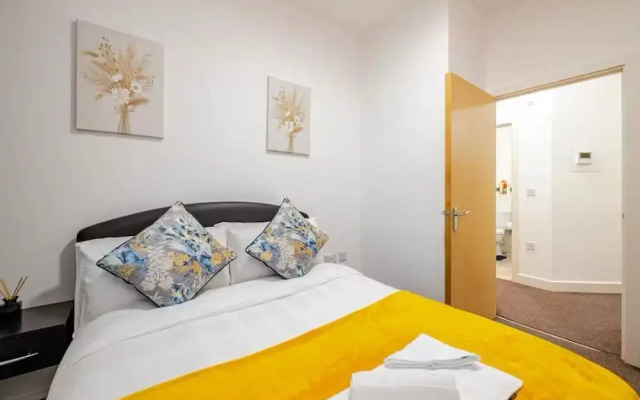 2bed Apt - City Centre With Balcony - Sleeps 6