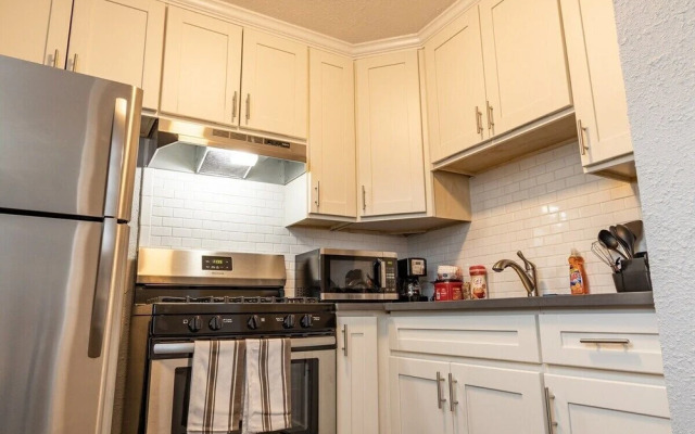 Comfy Studio in West Oakland