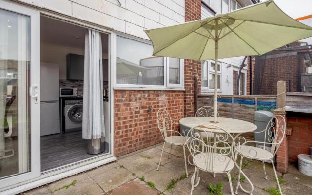 Tms Lovely 3 Bed House-tilbury-free Parking