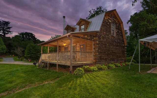 Mt. Mitchell Cabin Mountain View