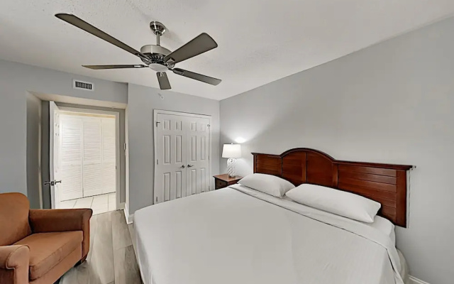 606islav 3 Bedroom Condo