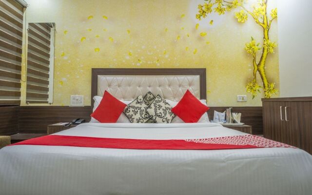 OYO 14022 Hotel Saya Inn