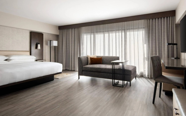 Marriott Riverside at the Convention Center
