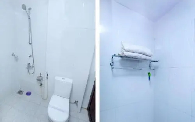 Central Hotel by OYO Rooms