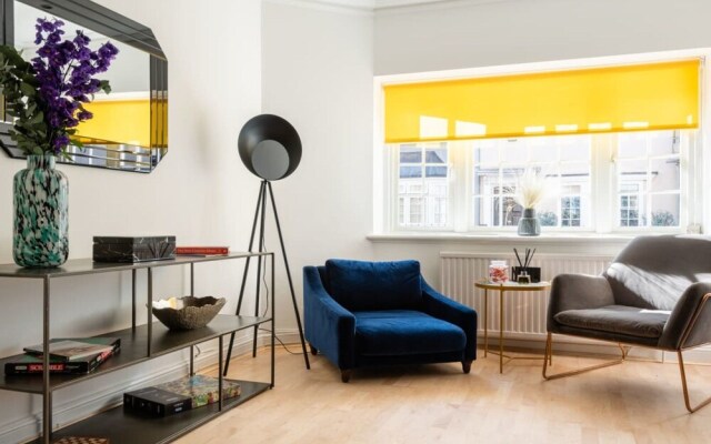 The South Kensington Place - Modern Bright 4bdr Townhouse