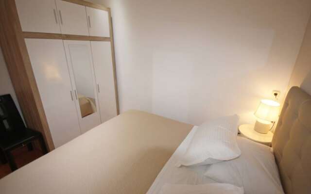 Family Apartment Mirela Borik