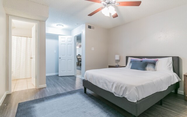 The Economy Suites of East Austin