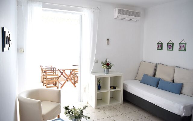 Meli Apartments & Villas