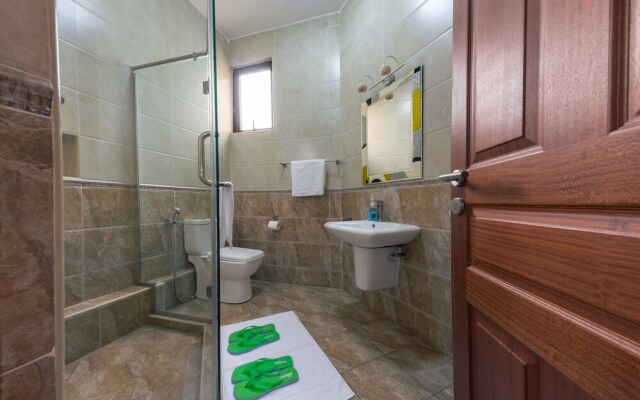 Myra Suites - Homes By Della