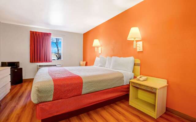 Motel 6 Espanola, NM