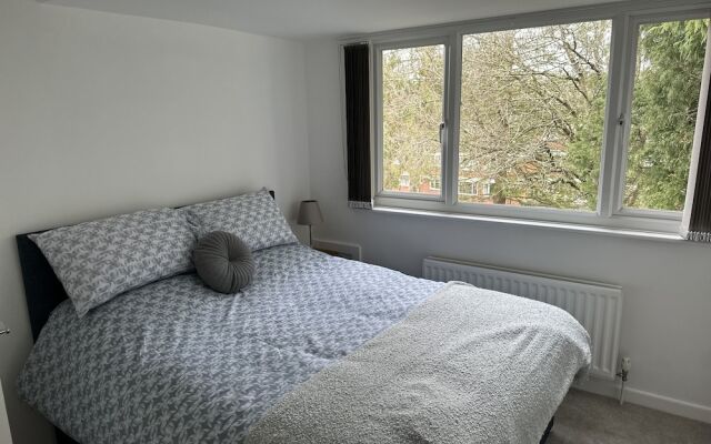 Impeccable 4-bed House in Bournemouth