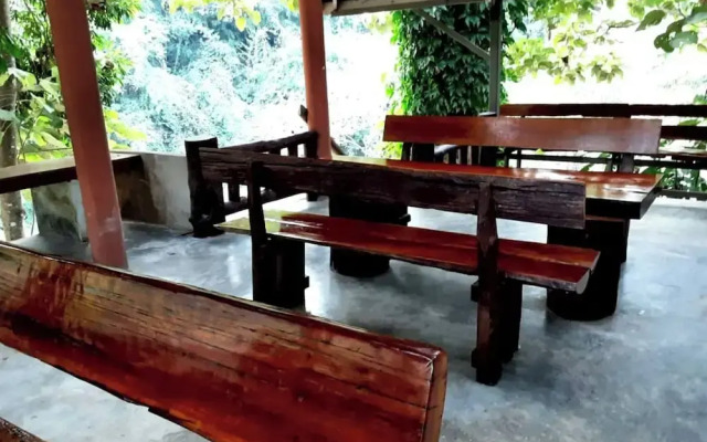 The Cascade - Mae Taeng Waterfall Bungalows