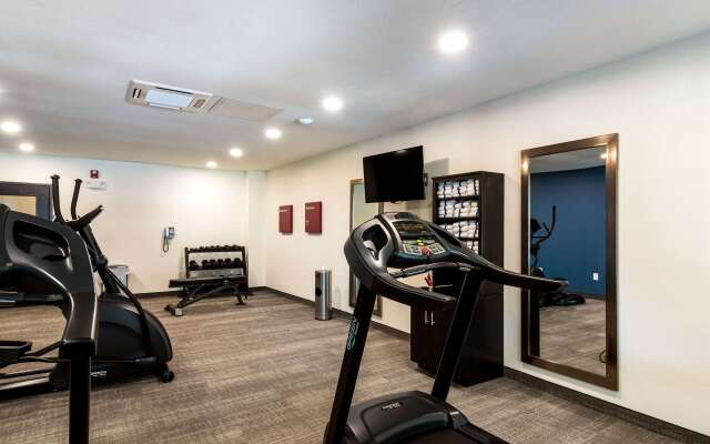 Comfort Suites Brunswick - Clevelend Southwest