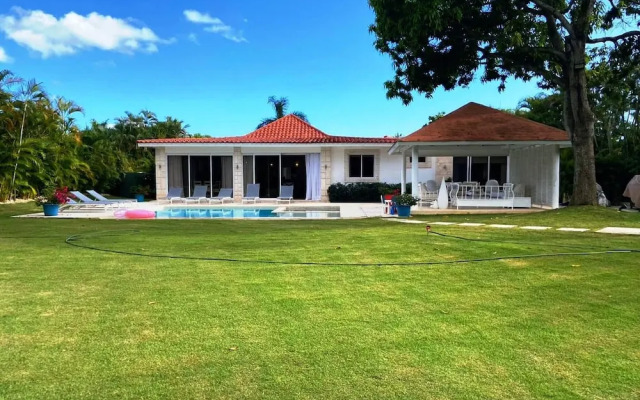 Seasideserenity - Luxury Villa Steps From The Beach