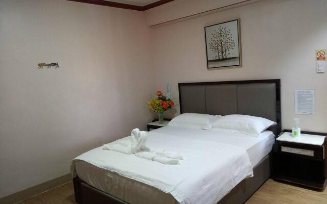 Meaco Royal Hotel-Taytay