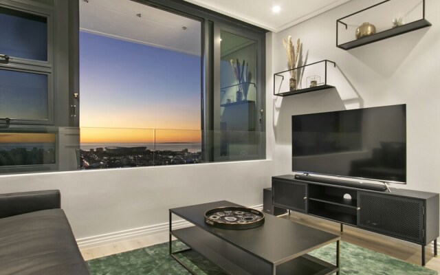 16 On Bree - Unit 1808