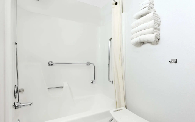 Super 8 by Wyndham Algona