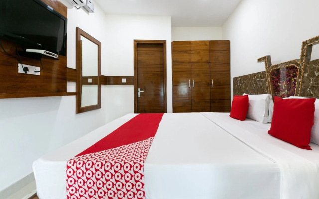 OYO 35938 Hotel Aditya & Kings