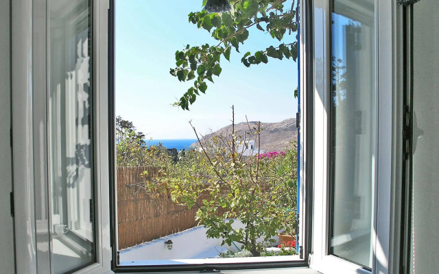Mykonian Iros Suites & Villas