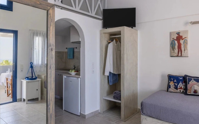 Panoramic Argyro's IO House with Jacuzzi