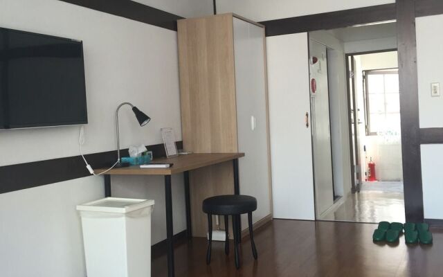 Naniwa Guest House