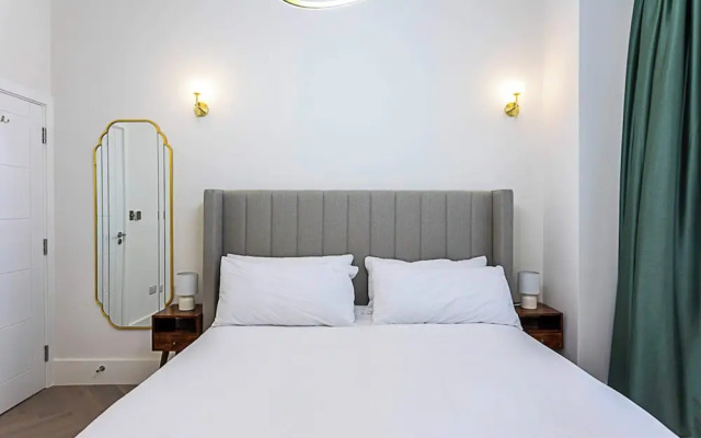 Gorgeous Flat in the Heart of Acton