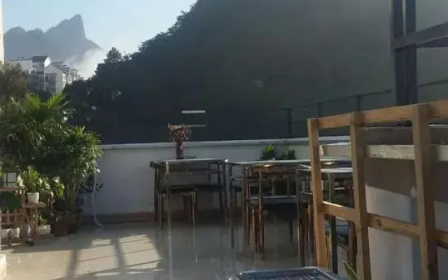 Lijing Business Hotel