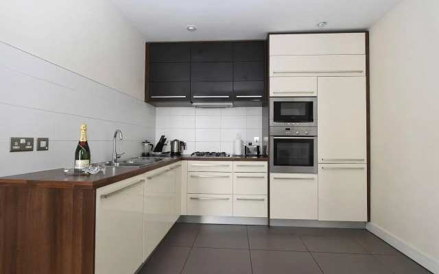 Dream Apartments - Titanic Arc