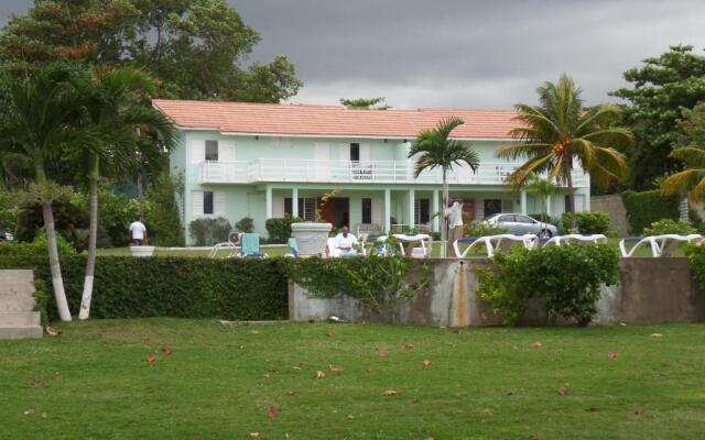 Miramar 6 Bedroom on the Beach