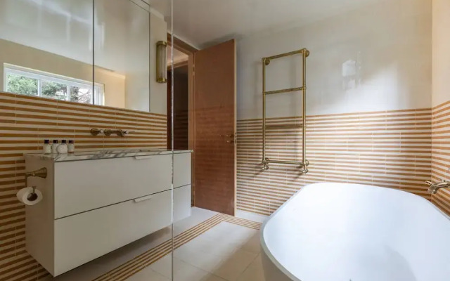St Luke's Mews III by Onefinestay