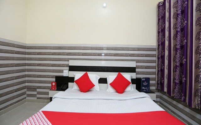 Oyo 27054 New Sundaram