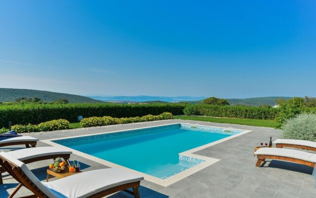 Beautiful Home in Debeljak With Wifi and 3 Bedrooms
