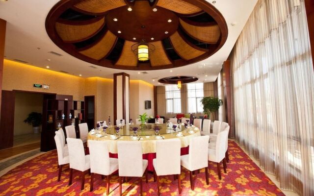 Maple Palace Hotel
