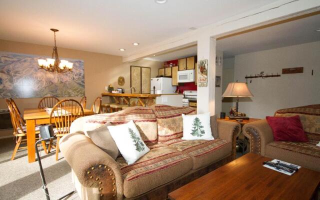 Mammoth Ski & Racquet Club #082