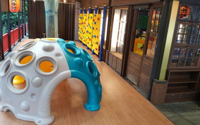 Monster Village Hotel