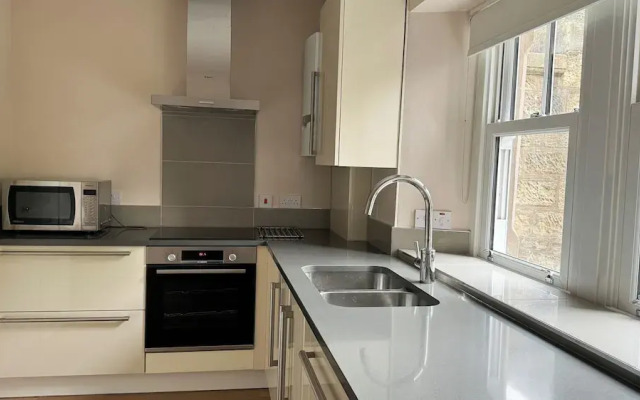 19 Snowdon Apartment