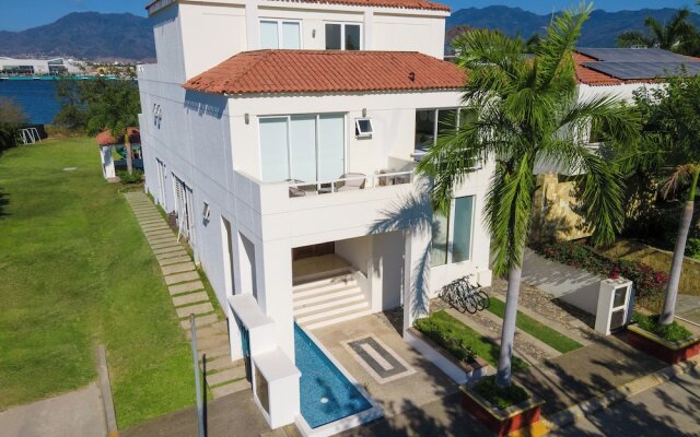 Capitalia Tres Mares Beach Residences & Marina