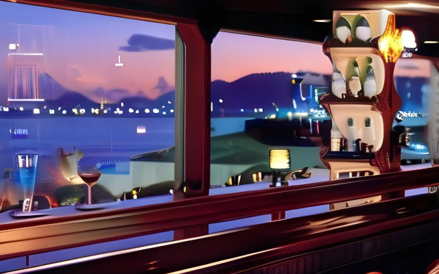 Kamogawa Grand Hotel
