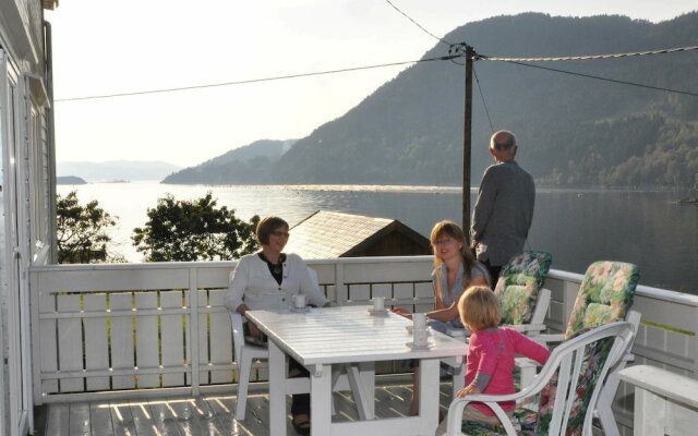 9 Person Holiday Home in Fister