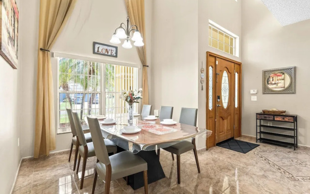 Jasmine Breeze Home for 12