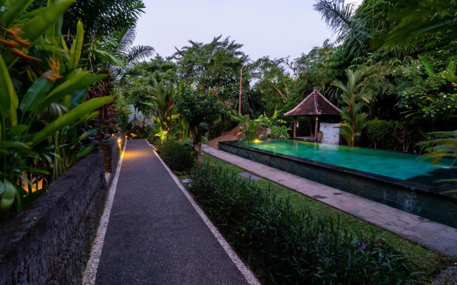 Sari Bamboo Villas